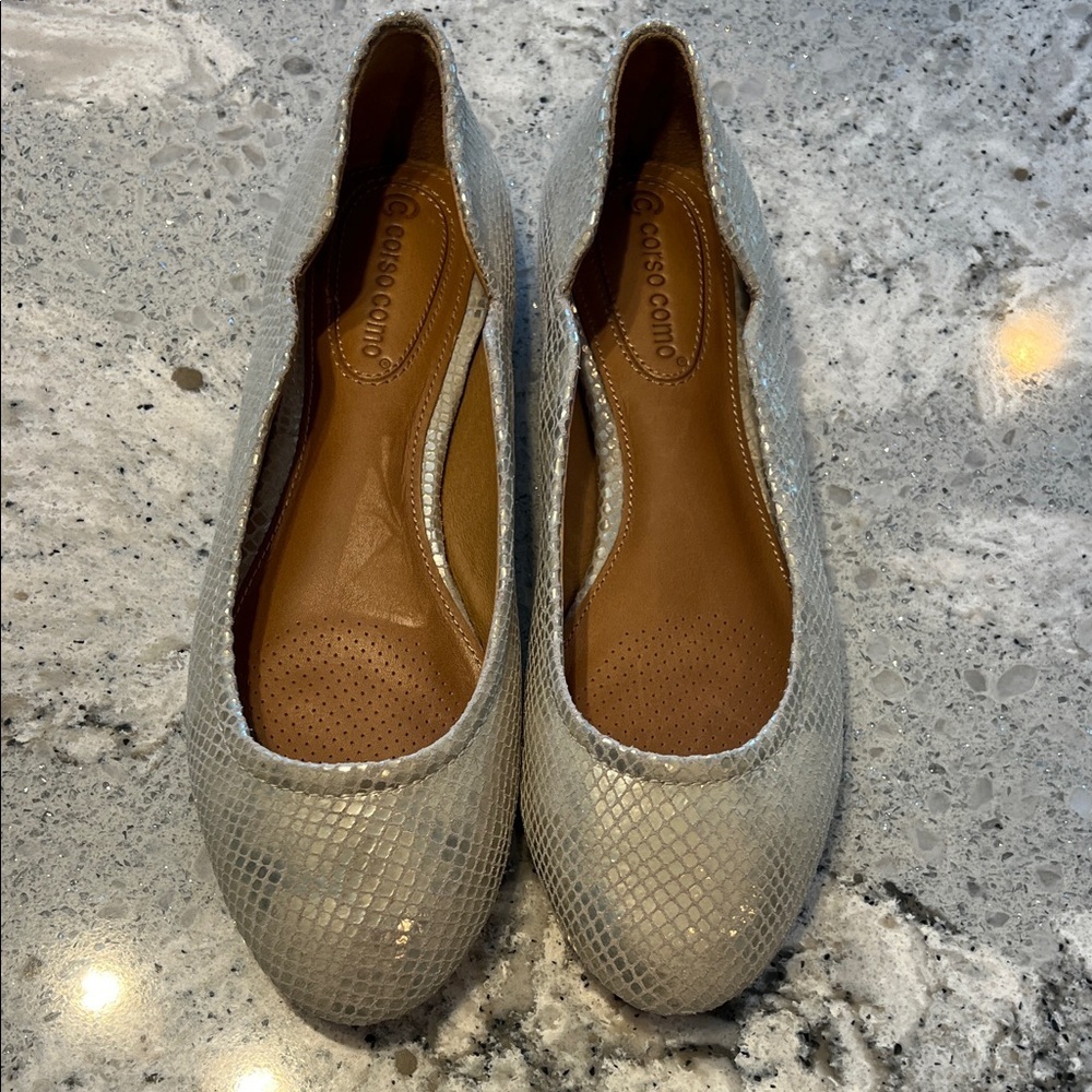 Corso Como Gold Silver Ballet Flats & Loafers Size 6.5